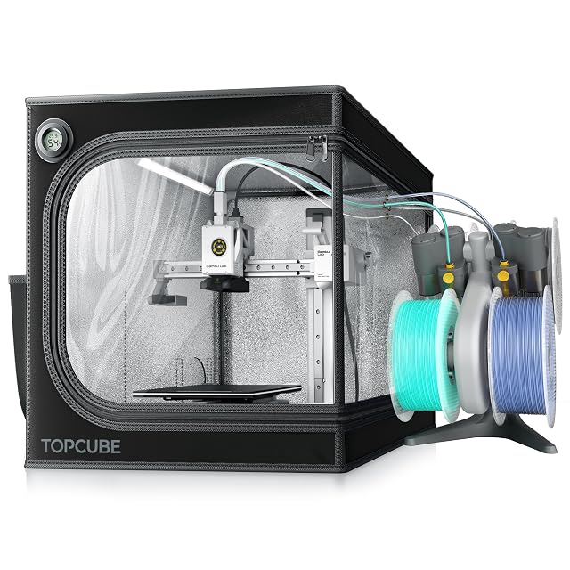 Caisson-tente TOPCUBE avec fenêtre et hygromètre autour d’une imprimante 3D compacte