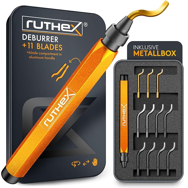 Ébavureur orange ruthex avec une lame dorée, et une boîte métallique ouverte contenant le manche, trois lames dorées et huit noires
