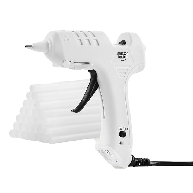 Pistolet à colle chaude blanc Amazon Basics avec bâtons de colle