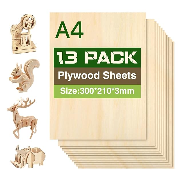 Pile de plaques de contreplaqué étiquetée A4 13 PACK, 300 × 210 × 3 mm, avec des maquettes d’animaux en bois