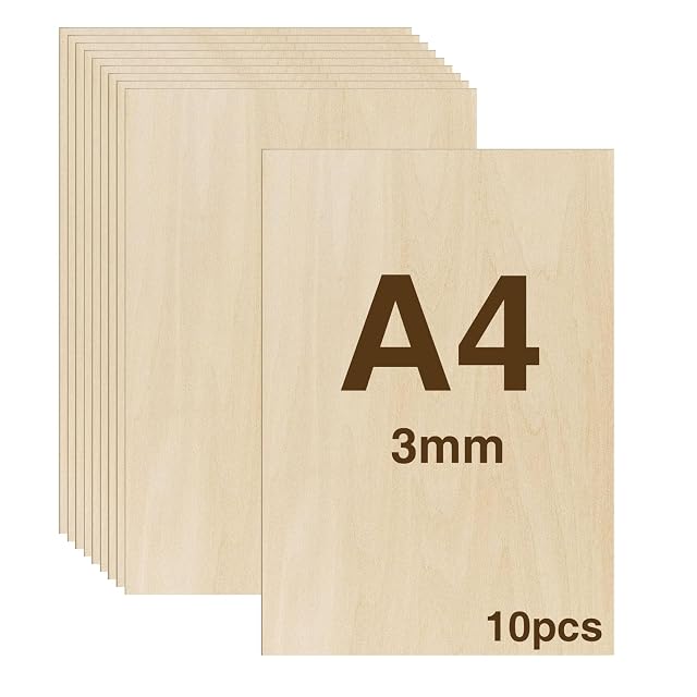 Pile de plaques de contreplaqué nues, celle de devant marquée A4 3mm 10pcs